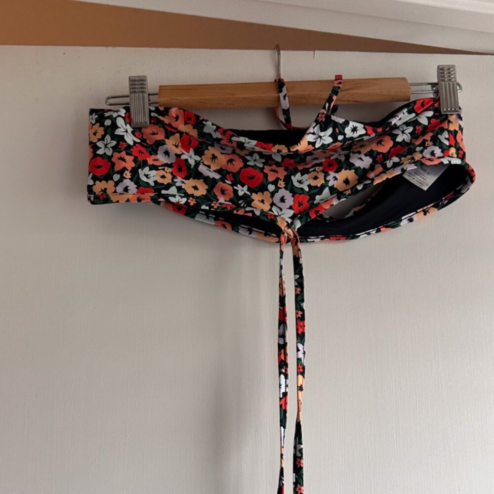 Agua by Agua Bendita Two-Piece Bikini - Size Medium - Picture 6 of 9